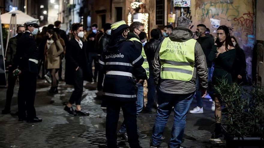 Chequeos en el barrio de Trastevere, Roma