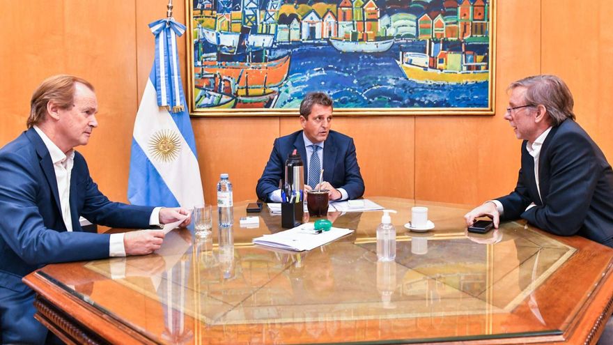 Massa busca en Estados Unidos fondos para sobrellevar la mala cosecha