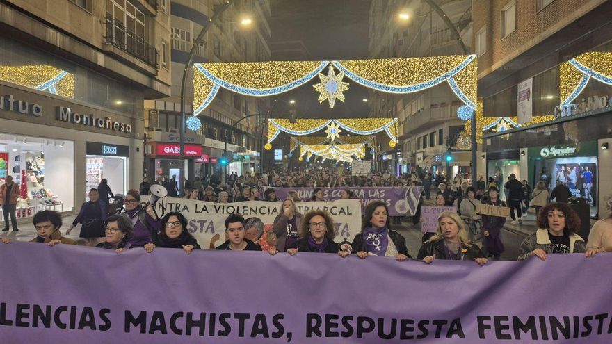 El movimiento feminista se une el 25N en Murcia y clama contra las sentencias de 'los empresarios de la vergüenza'