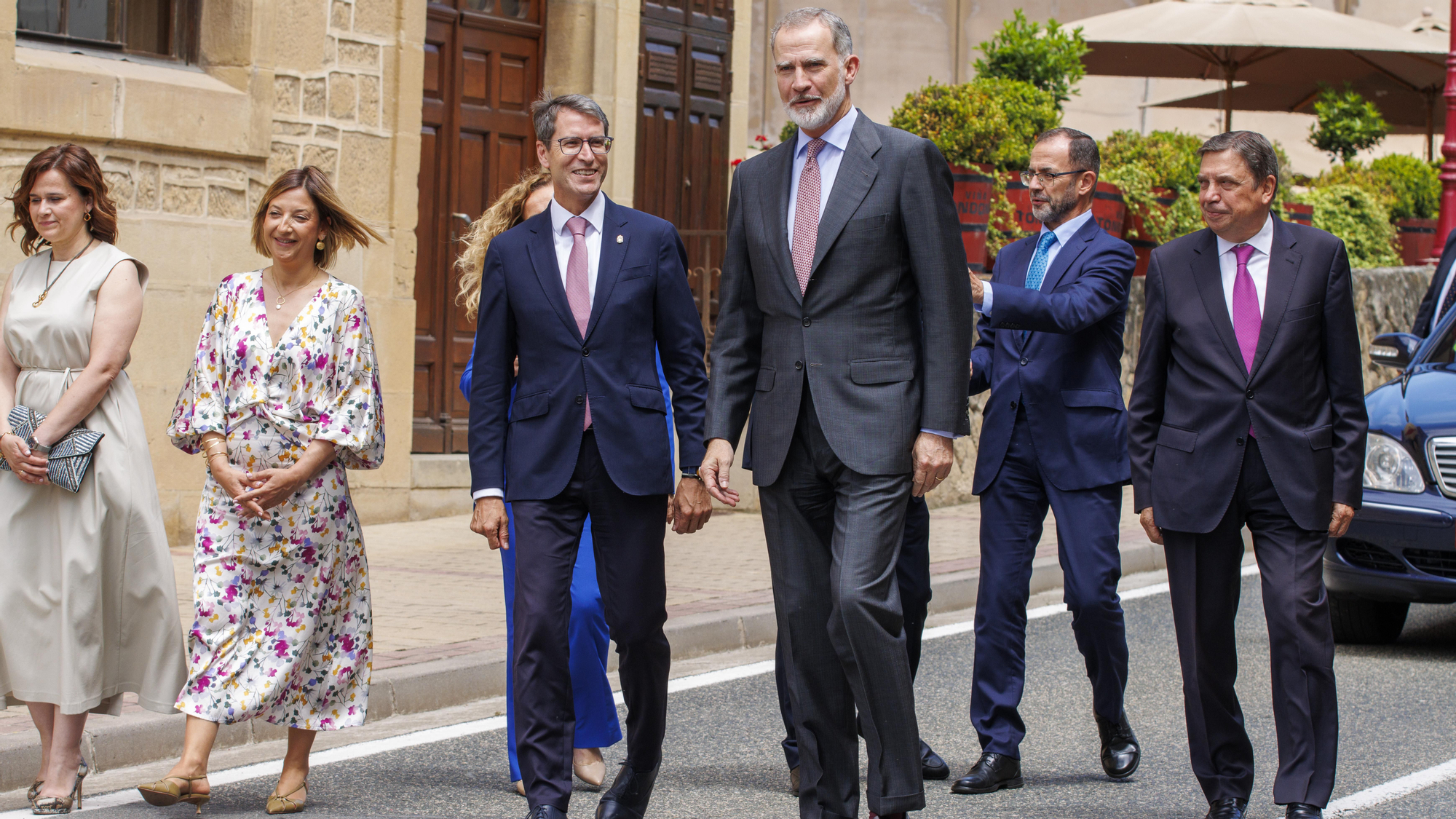 Las imágenes del centenario de Rioja en Haro: el rey Felipe VI inaugura la escultura 'Somos tiempo'
