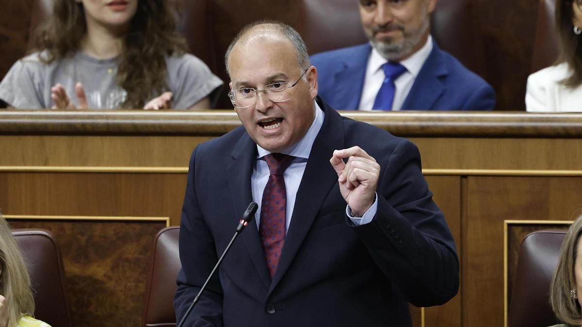 El portavoz del PP, Miguel Tellado, durante la sesión de control al Gobierno.