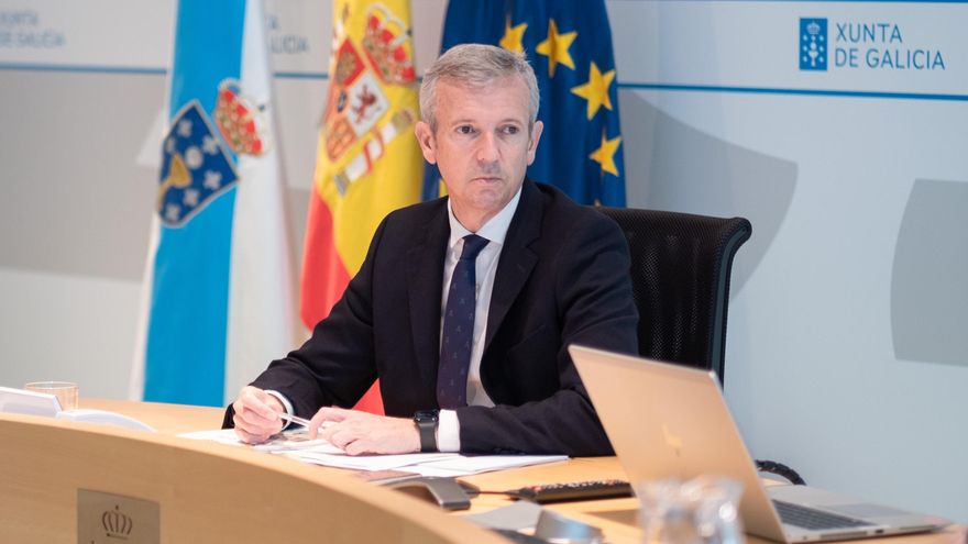 La Xunta publicita el descuento de transportes del Gobierno como si fuera propio