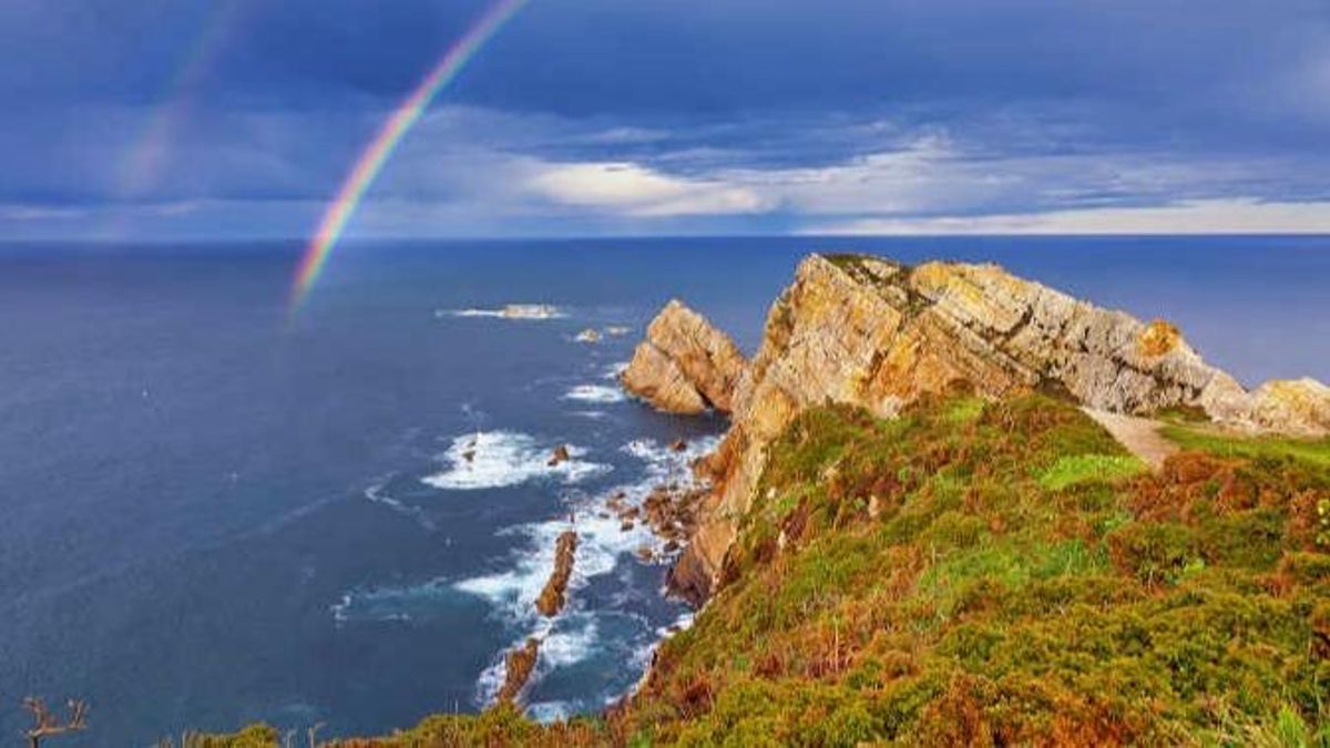 Arcoíris en Cabo Peñas.