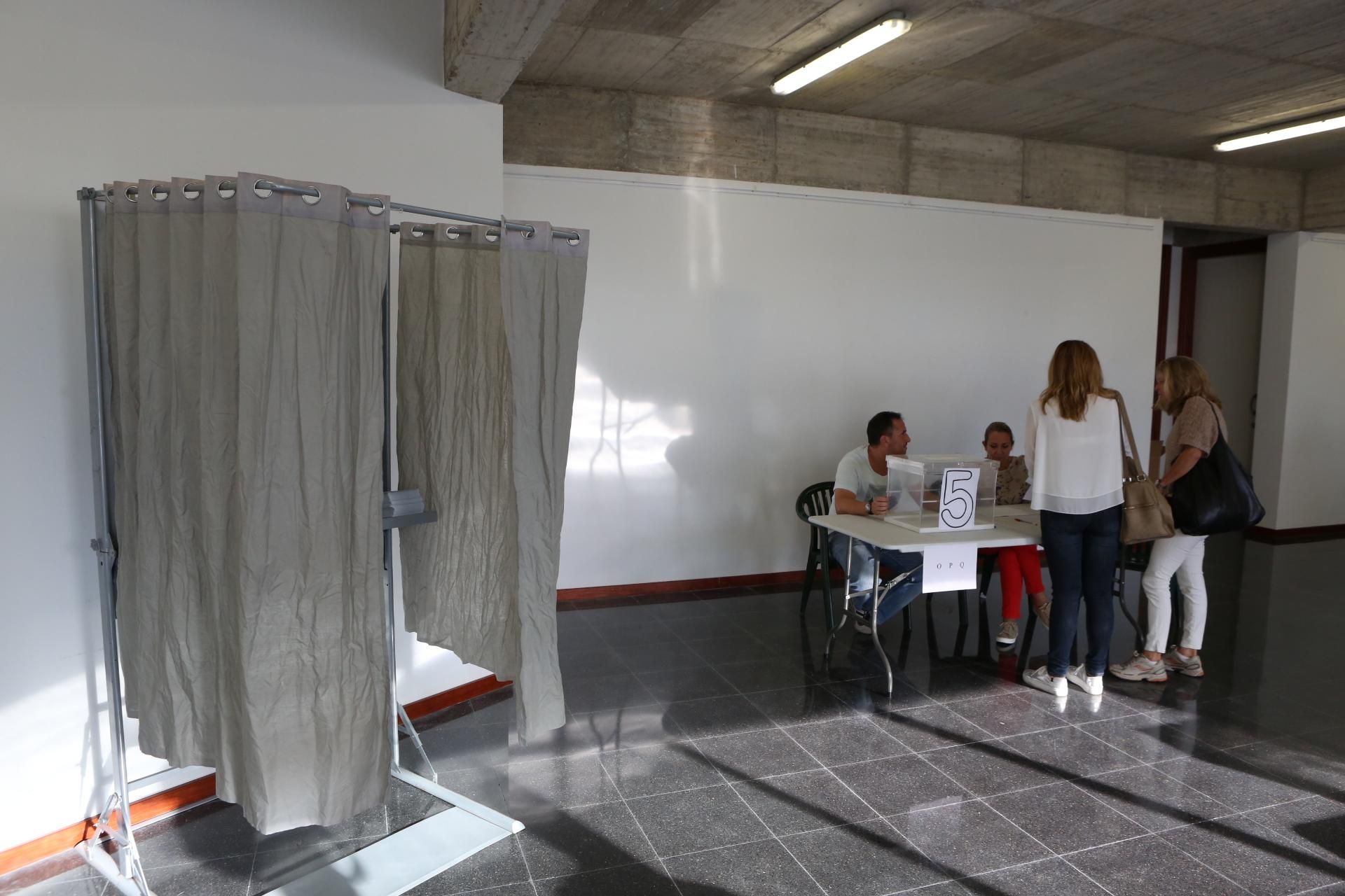 Votación en La Isleta (ALEJANDRO RAMOS)