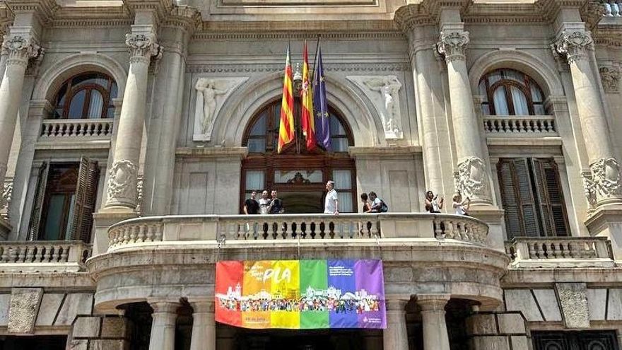 La nueva alcaldesa del PP en València colgará este sábado la bandera LGTBI+ con motivo del Orgullo