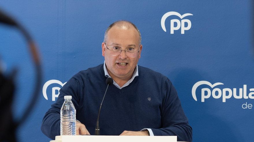 El secretario general del partido, Miguel Tellado, durante su intervención en un acto del Partido Popular este miércoles en Cuenca. EFE/ Álvaro del Olmo