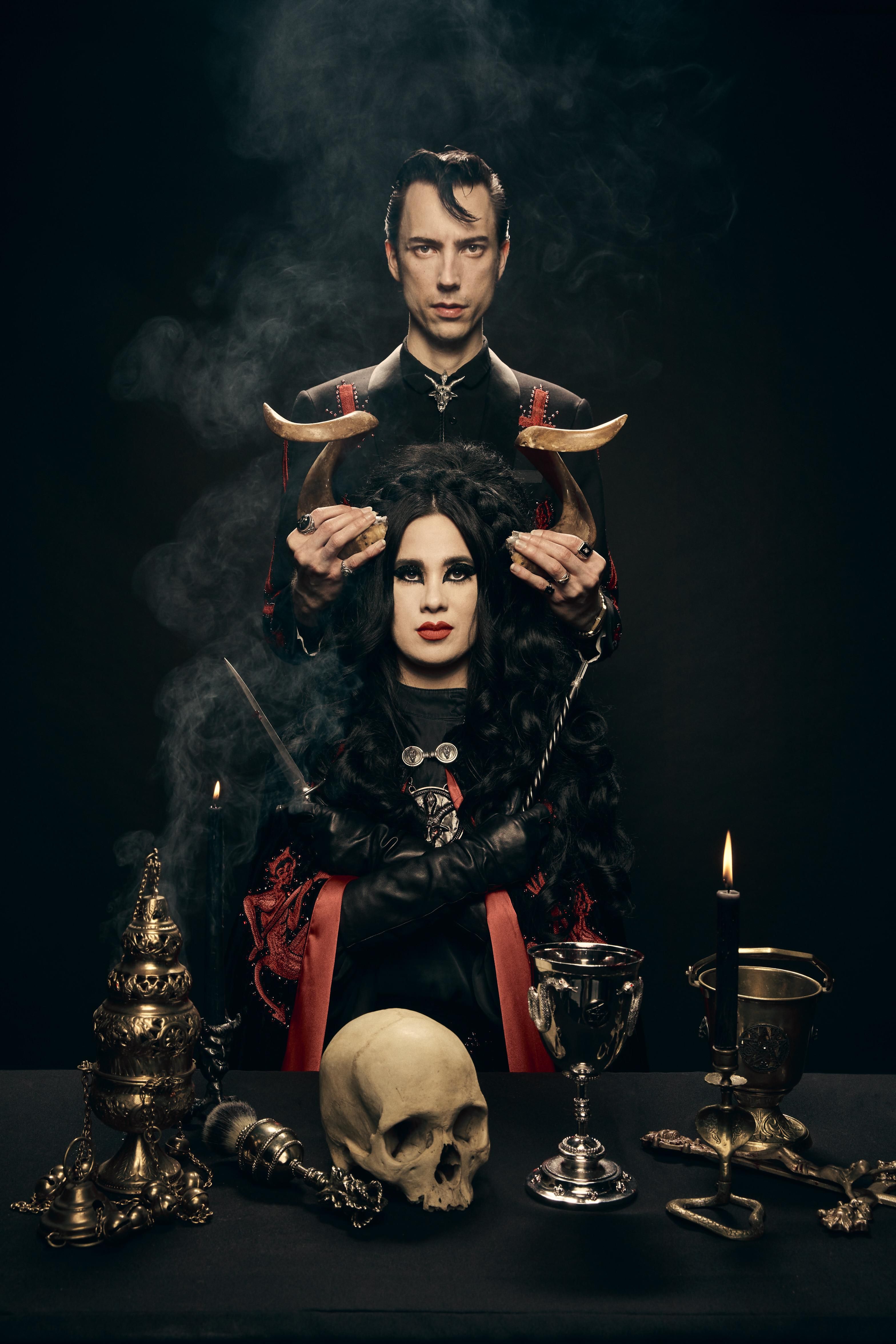 Twin Temple presenta 'Doomed Lovers'.