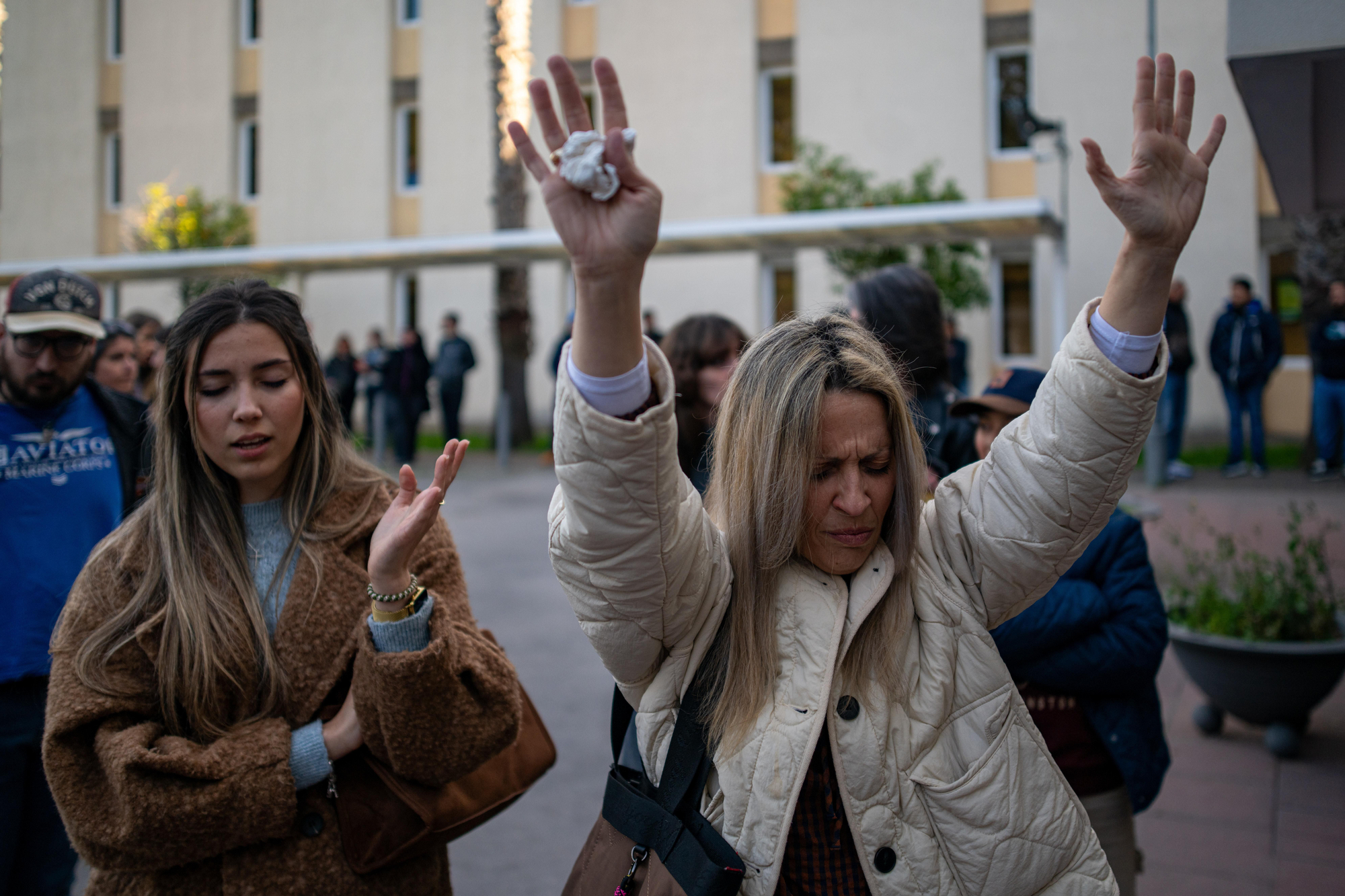 Protesta contra la eutanasia ante el Hospital Sant Camil donde estaba internada Noelia Castillo el 26 de marzo.