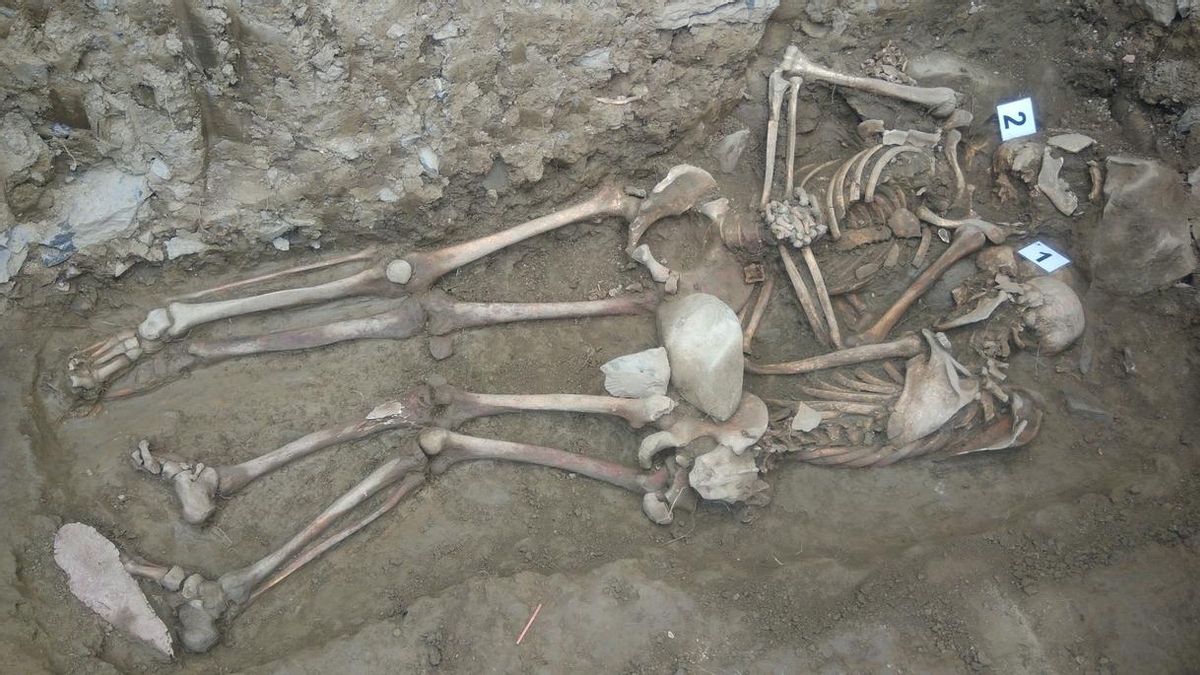 Exhumados los restos de dos presos de la fuga de Ezkaba en una fosa en Lintzoain