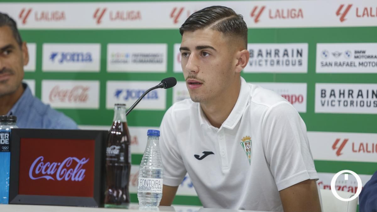 Presentación de Dani Requena como jugador del Córdoba CF