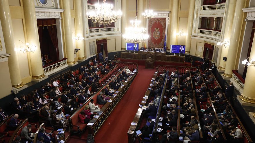 La extrema derecha mundial utiliza el Senado para atacar al aborto, al colectivo LGTBI o la ciencia: "Estamos ganando"