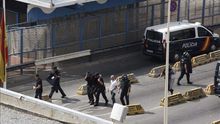 Más de 20 policías heridos en incidentes con marroquíes en la frontera ceutí