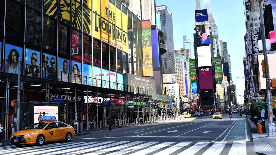 La epidemia de coronavirus vacía Times Square, en Nueva York (EEUU)