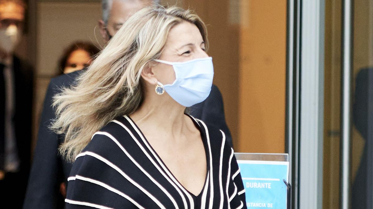 La vicepresidenta segunda del Gobierno y ministra de Trabajo, Yolanda Díaz, en la inauguración de una jornada en Santander.