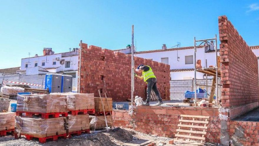 El mercado de la vivienda se reanima en Extremadura y con una subida superior a la media nacional