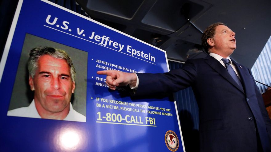 Trump dice que se debería publicar la información "creíble" del caso Epstein