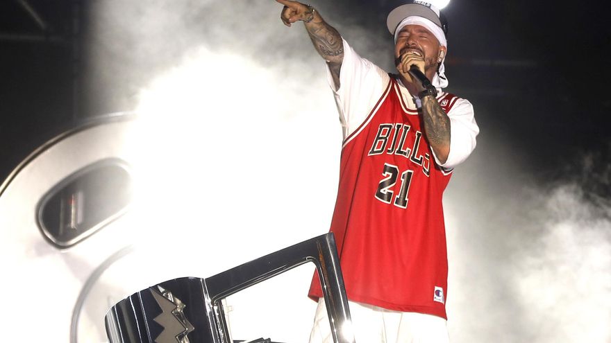 J Balvin lanza por sorpresa 'Mixteip', diez canciones para volver a la raíz del reguetón