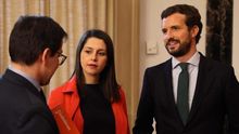 La presidenta de Ciudadanos, Inés Arrimadas, junto al del PP, Pablo Casado.