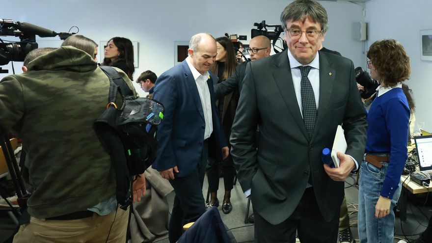 Puigdemont confía en la negociación en Suiza para salvar la crisis con el PSOE