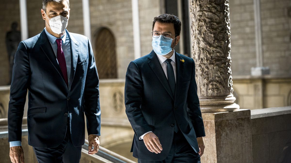 El presidente del Gobierno, Pedro Sánchez, y el president de la Generalitat, Pere Aragonès.