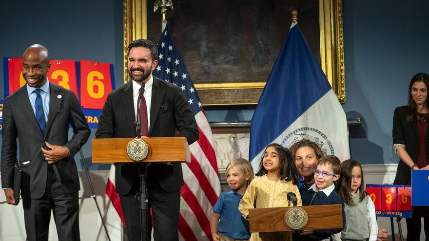 “Gracias por tomaros un descanso del abecedario para ayudarme”: la divertida rueda de prensa de Mamdani rodeado de niños