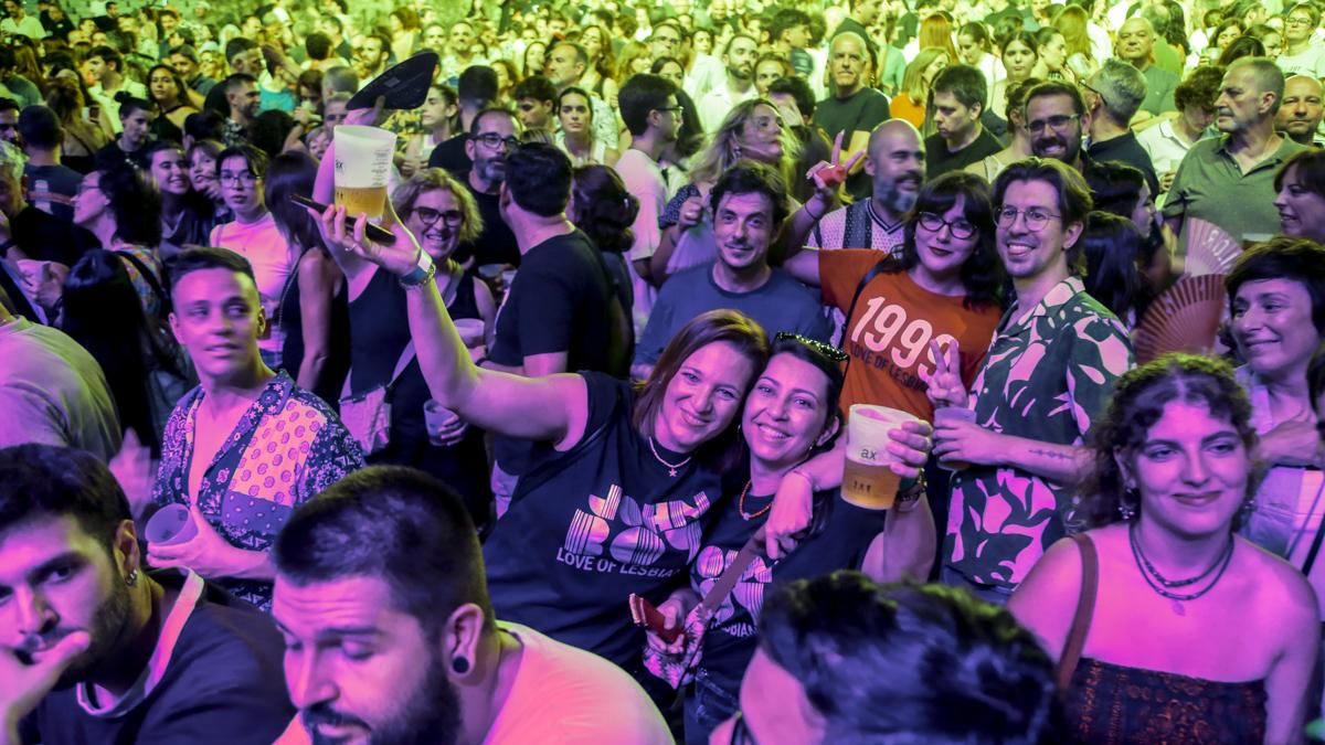 Concierto de Love of Lesbian en el Festival de la Guitarra
