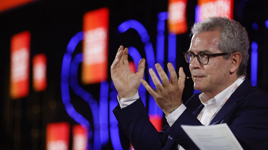 El expresidente de Inditex y presidente del Consejo Rector de IE University, Pablo Isla, participa este miércoles en el South Summit, un encuentro sobre innovación y emprendimiento, en Madrid. EFE/ Javier ok gracias