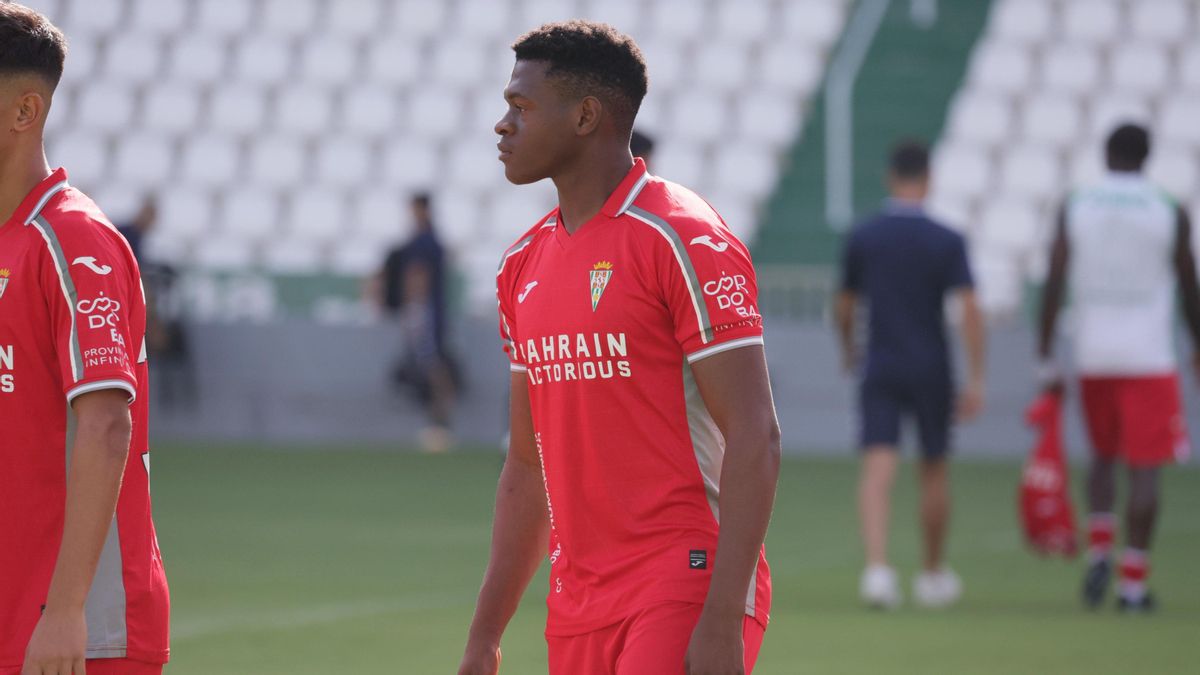 El Córdoba CF pone fin al periplo de Ntji en Sanlúcar y lo cede al Alcorcón