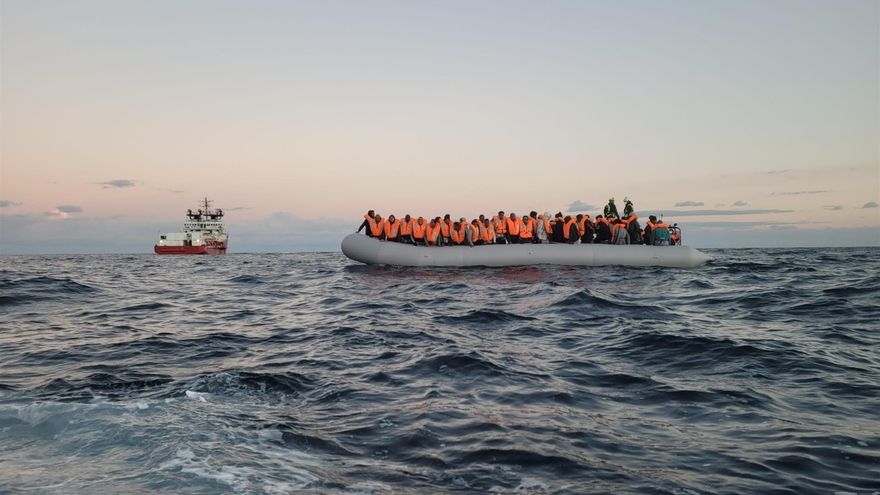 El Ocean Viking rescata a 114 migrantes en el Mediterráneo central