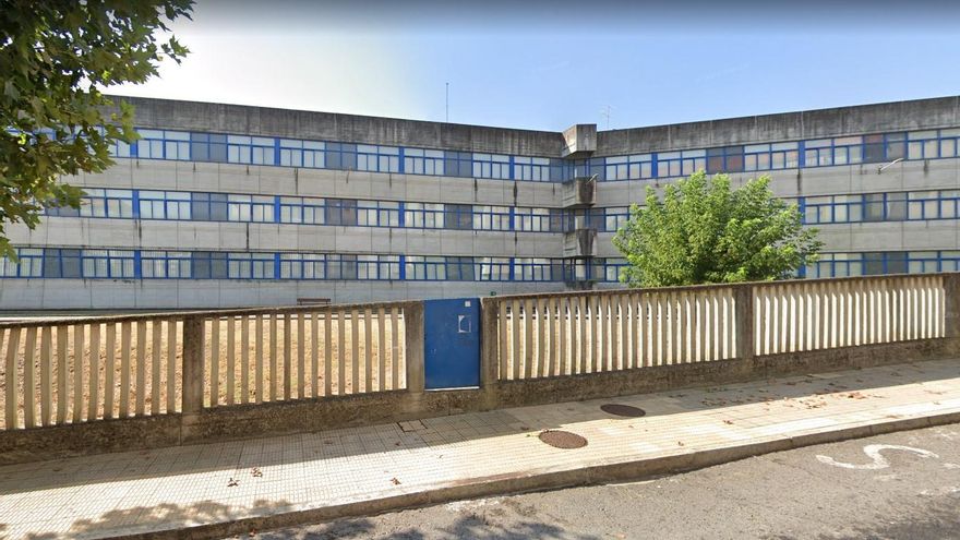 Muere un adolescente al desplomarse una pared de un vestuario de un instituto de Ourense