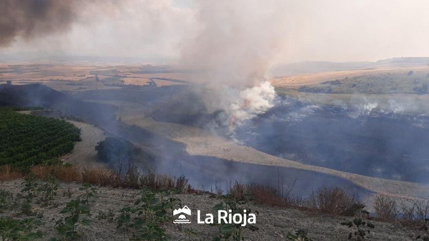 La Rioja encadena su séptimo incendio en 24 horas: al fuego en Treviana se añade otro en Ezcaray