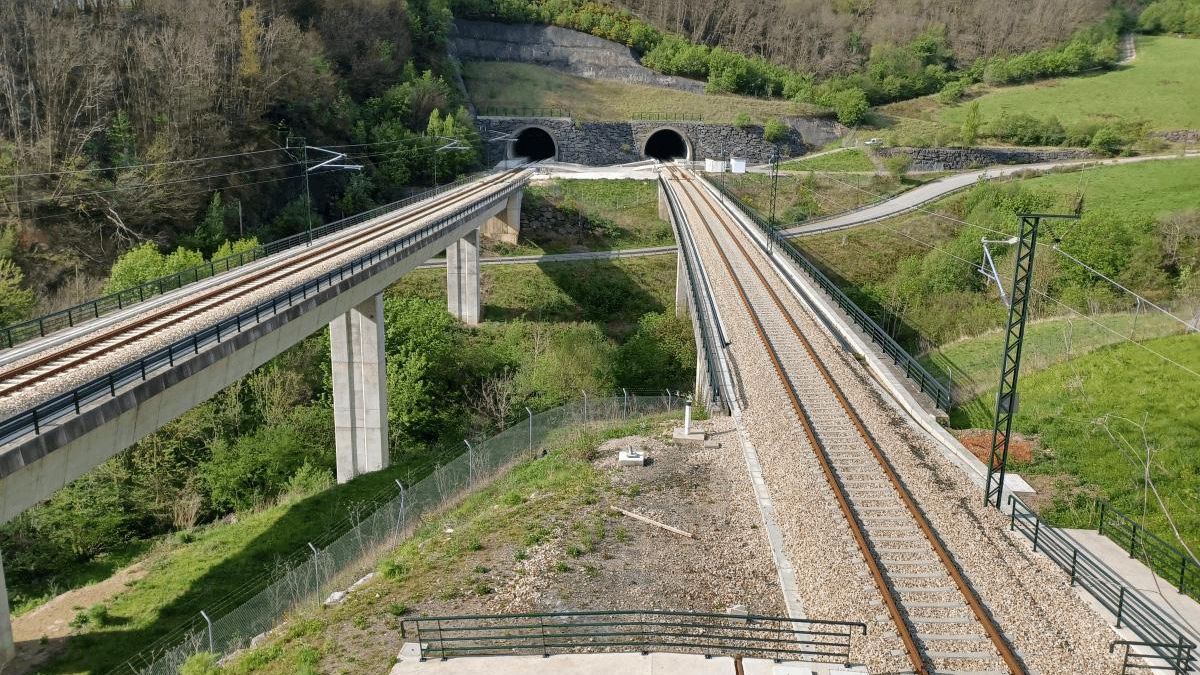 Asturias apuesta por mejorar las vías ferroviarias de ancho ibérico y considera "irrenunciable" la interoperatividad