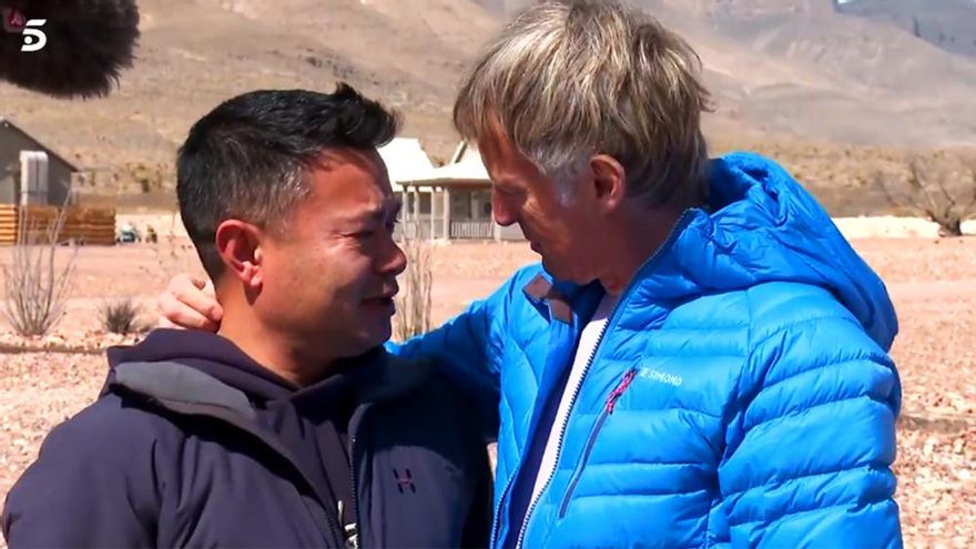 La emotiva despedida de Jesús Calleja y su hijo antes de su viaje al espacio: "No sabía que iba a ser tan duro"