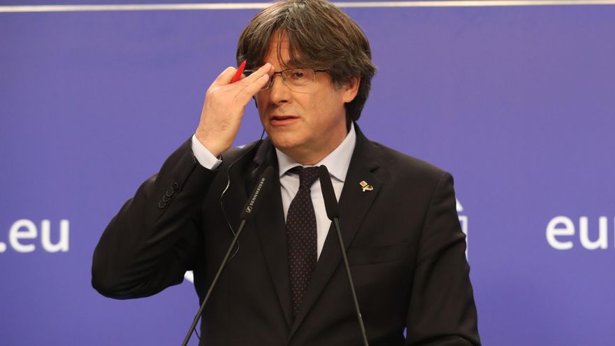 El expresidente de la Generalitat Carles Puigdemont ofrece una rueda de prensa el día en el que el Parlamento Europeo a favor de suspender la inmunidad de los tres, en Bruselas (Bélgica), a 9 de marzo de 2021.