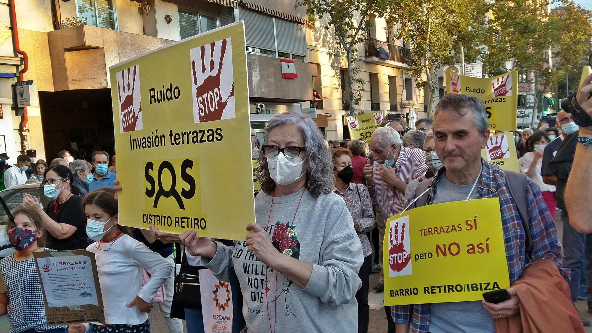 Manifestación contra las terrazas Covid en Retiro