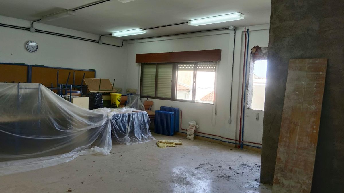 Obras, polvo y aulas improvisadas: así empieza el curso en un colegio de Granada