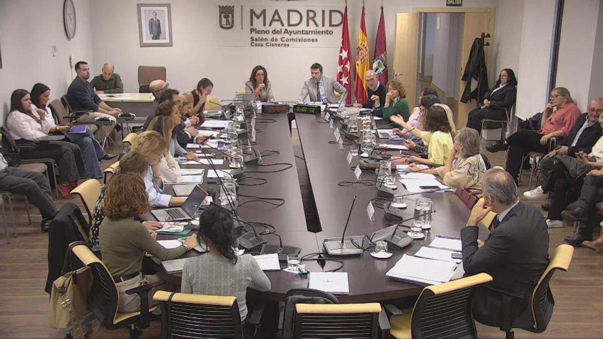 Concejalas del PSOE afirman que Andrea Levy ha llamado "loca" a una de ellas en una comisión municipal y la abandonan