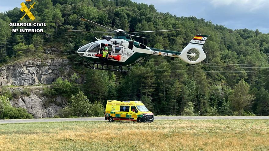 La Guardia Civil evacua en helicóptero a 20 niños de una acampada en la Selva de Oza (Huesca) extraviados en una travesía