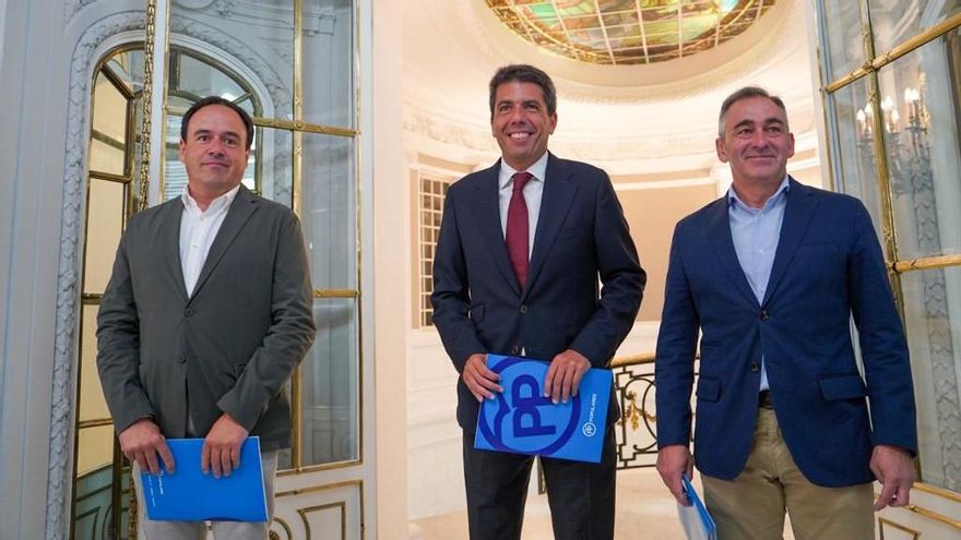 El PP de Feijóo hace suya la censura ideológica de Vox en la escuela