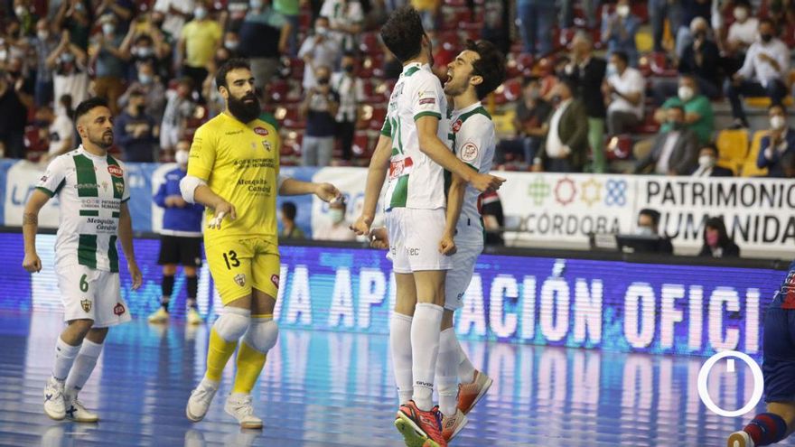 Zequi y Pablo del Moral celebran el 2-0