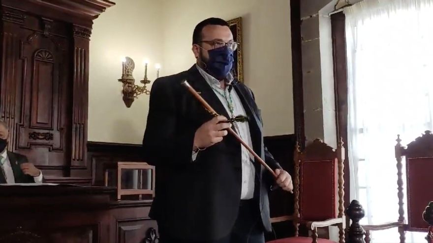 El socialista Juan José Neris asume la Alcaldía de Santa Cruz de La Palma