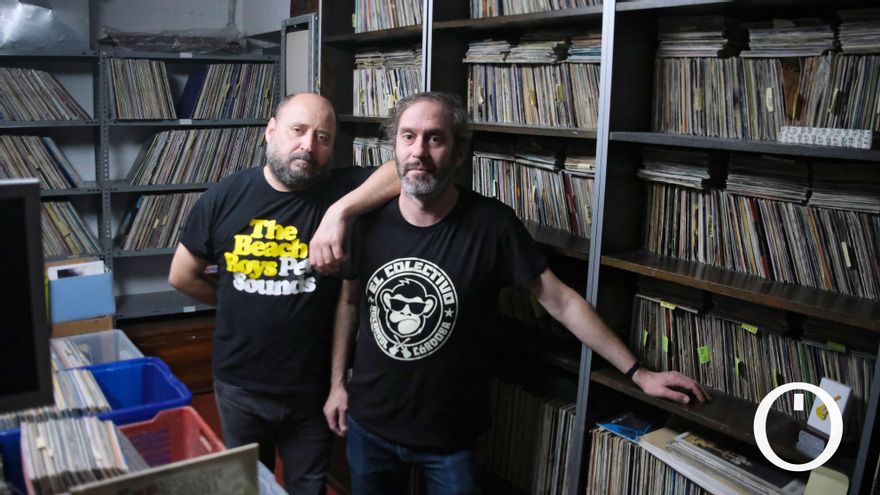 Migue Pérez y Sisco Martínez, en el laboratorio de El Colectivo