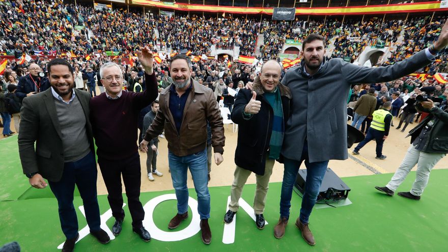 Mitin de Santiago Abascal "Empezando por lo que importa", acompañado de Iván Espinosa de los Monteros, Ignacio Garriga, José Antonio Ortega Lara, Rocío Monasterio y Javier Ortega Smith, en la plaza de toros de Murcia