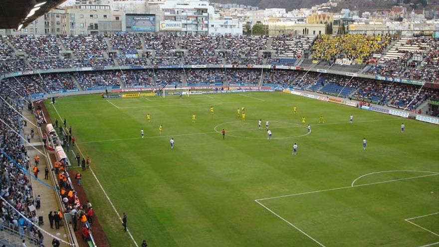Un informe de Salud Pública aconseja celebrar el derbi canario a puerta cerrada