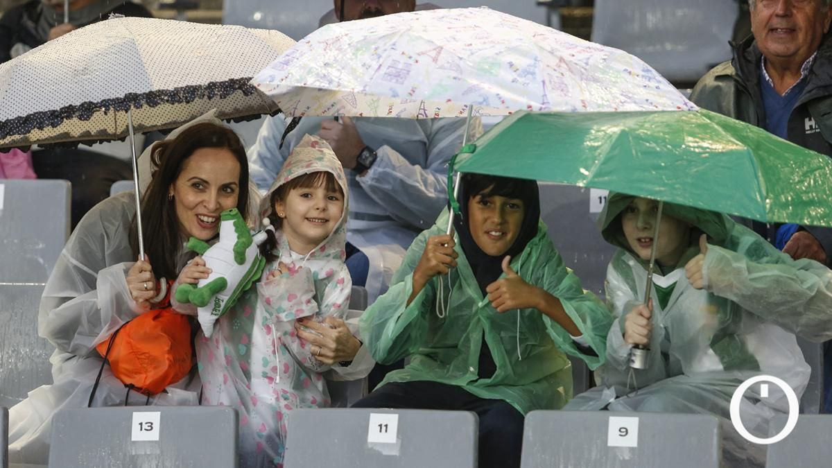 Grada blanquiverde del Córdoba CF - CD Eldense