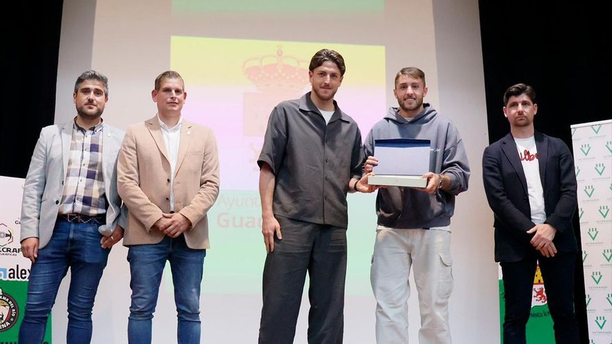 Antonio Casas, jugador del Córdoba CF: "Ojalá en un mes y medio estemos celebrando otro ascenso"