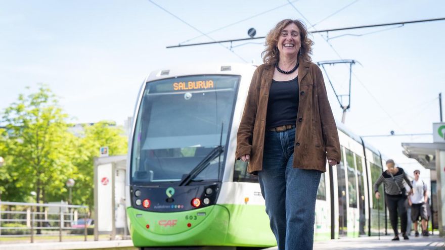 Susana García Chueca, consejera vasca de Movilidad: "No me atrevo a dar una fecha para la inauguración de la alta velocidad"