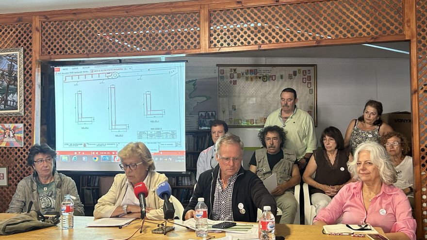 Rueda de prensa de la Comisión para la Defensa de Mataleñas.