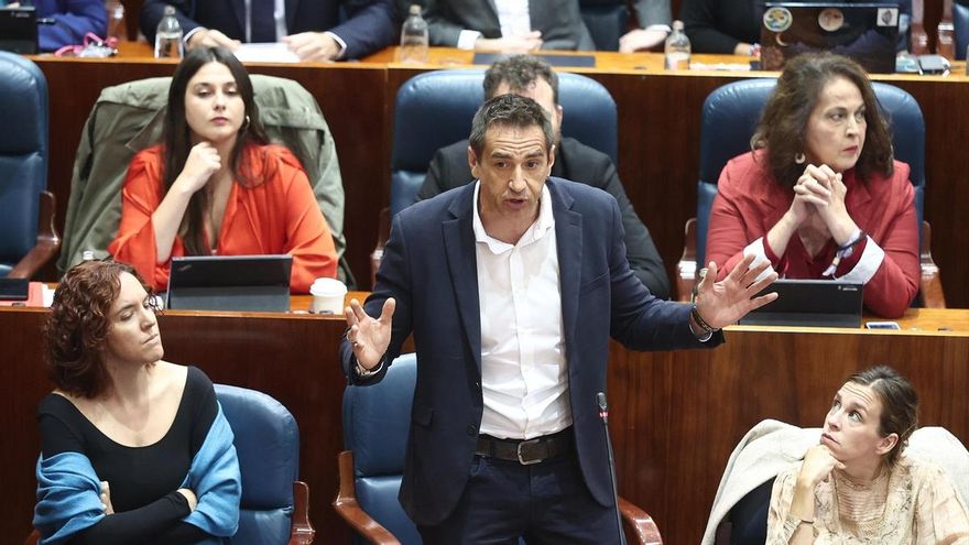 El diputado de Más Madrid en la Asamblea, Emilio Delgado, durante el pleno de la Asamblea de Madrid, a 8 de octubre de 2026, en Madrid (España).  Edurado Parra / Europa press