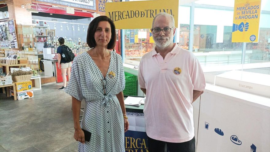 Leticia Martagón y Juan Antonio Ramos Sánchez en el mercado de Abastos de Triana